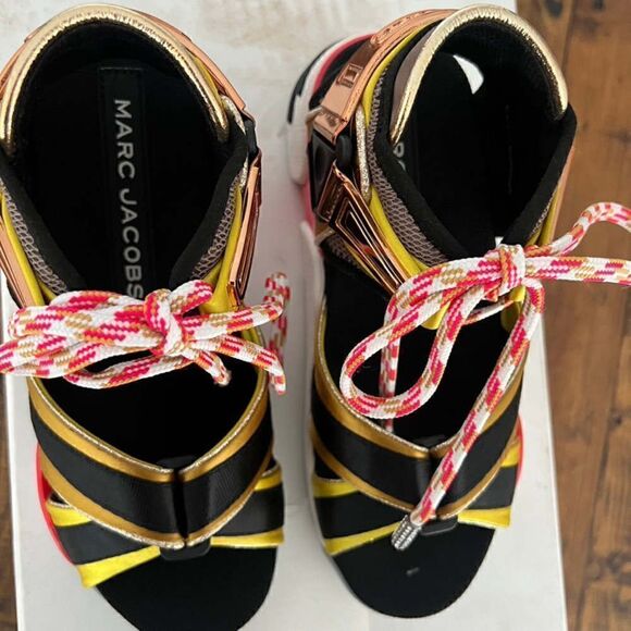 MARC JACOBS Stylish Modern Strappy  Sandal In Yellow Multi Colored Size 5 US - Picture 6 of 11